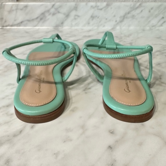 GIANVITO ROSSI
Women's Jaey Leather Thong Flat Blue Sandals - Picture 4 of 8